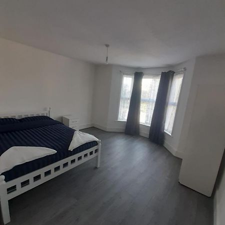 Rayan'S Lodge Stratford London Luaran gambar