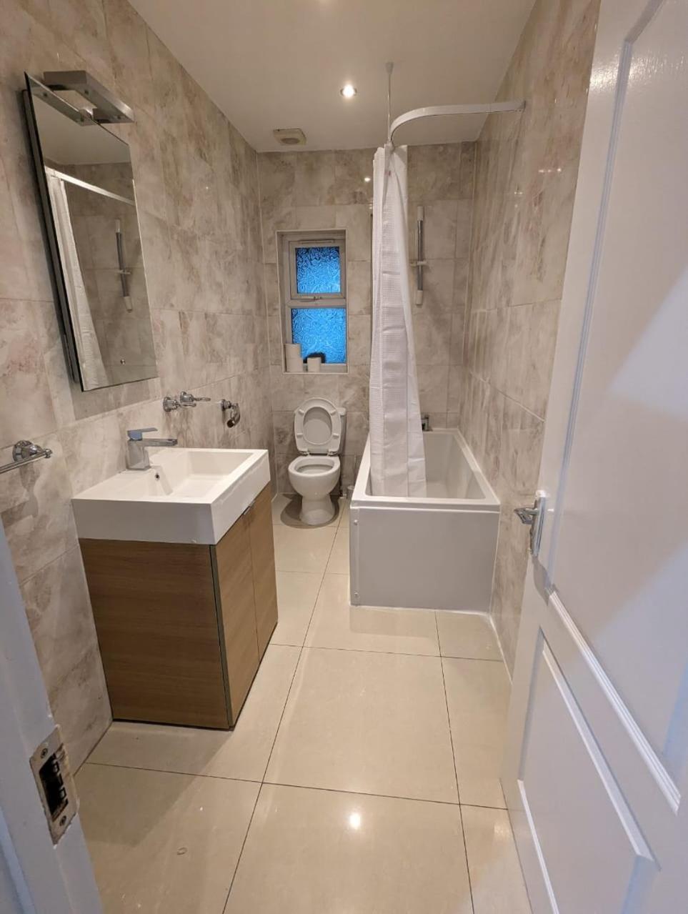 Rayan'S Lodge Stratford London Luaran gambar